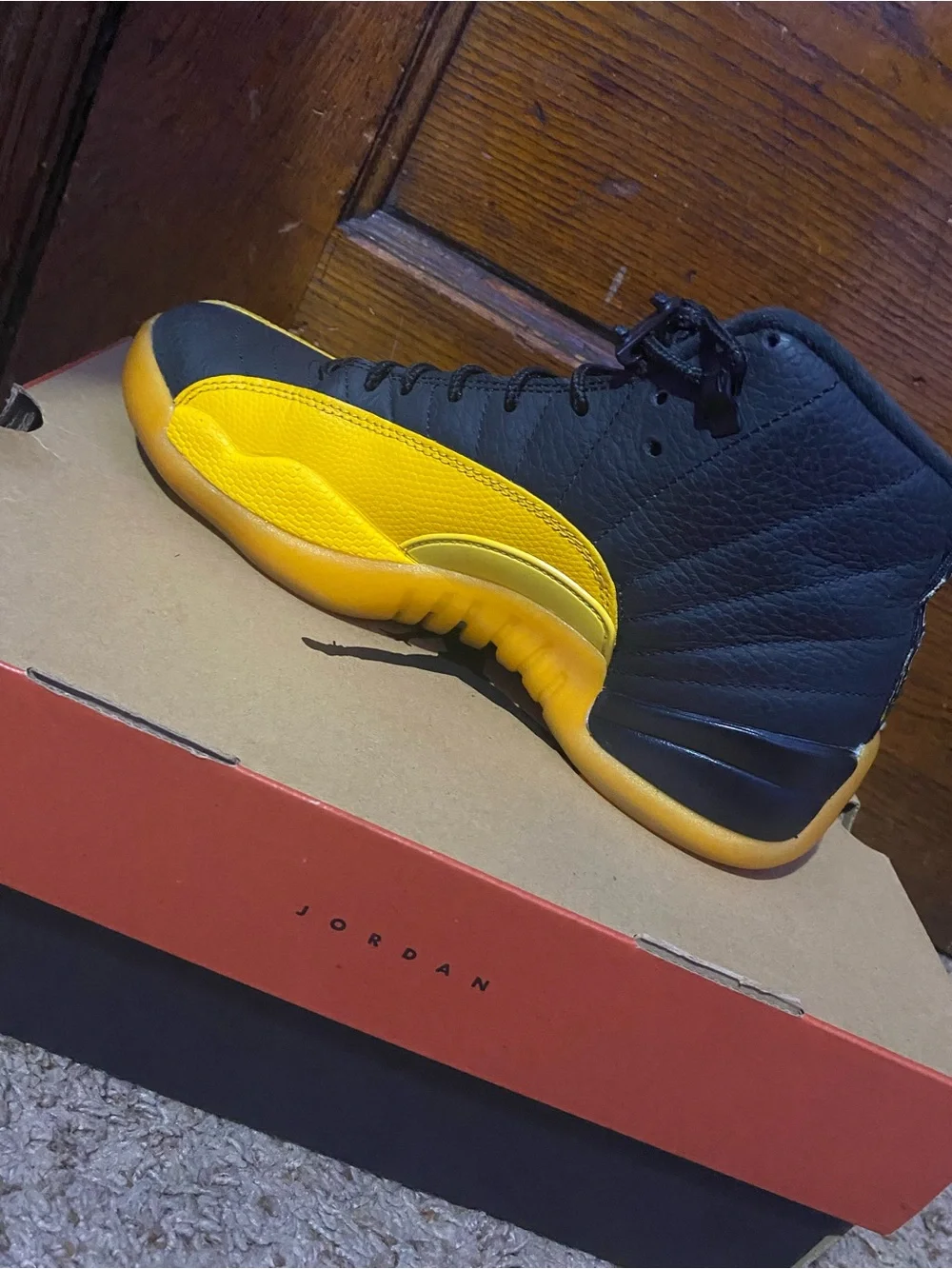 Jordan Mens High-Top Sneakers in Black and Yellow
